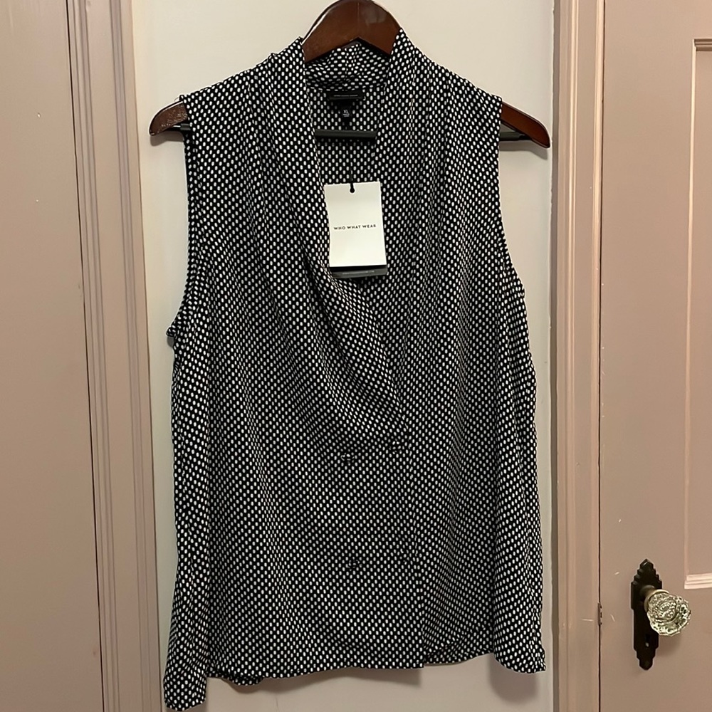 NWT Sleeveless Dress Shirt - XL Who What Where  Black and White blouse